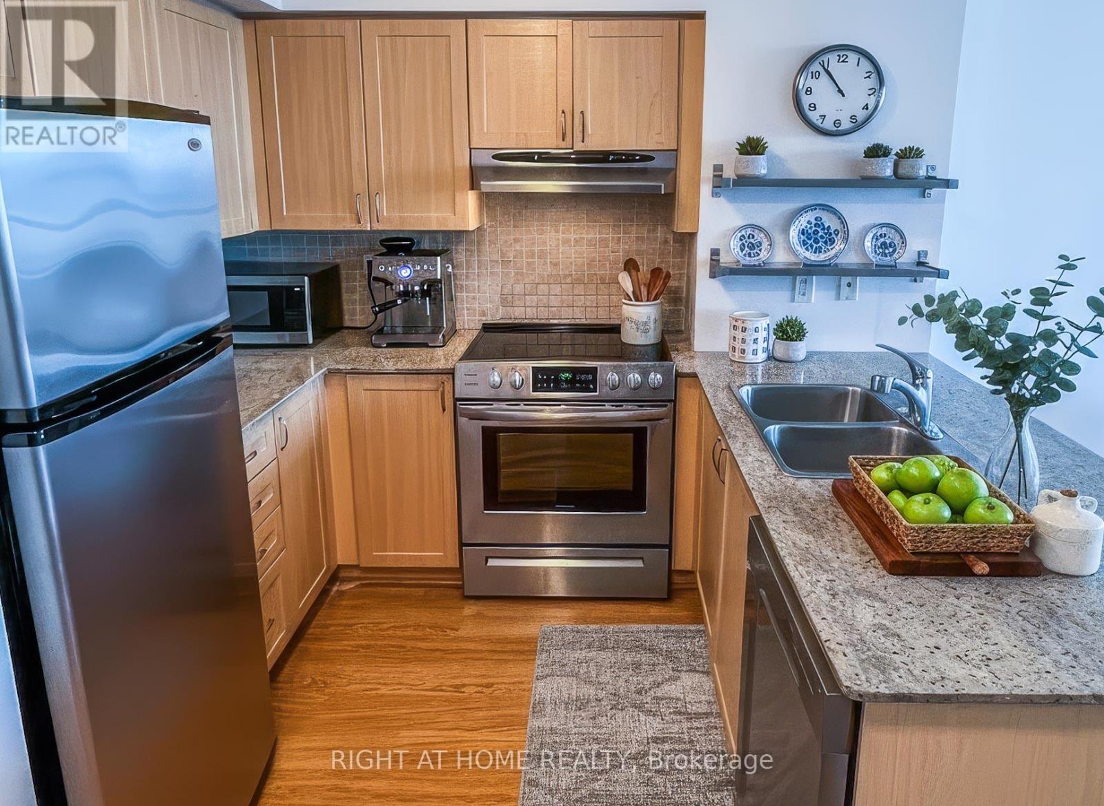 1115 - 15 North Park Road, Vaughan, Ontario  L4J 0A1 - Photo 4 - N12513780