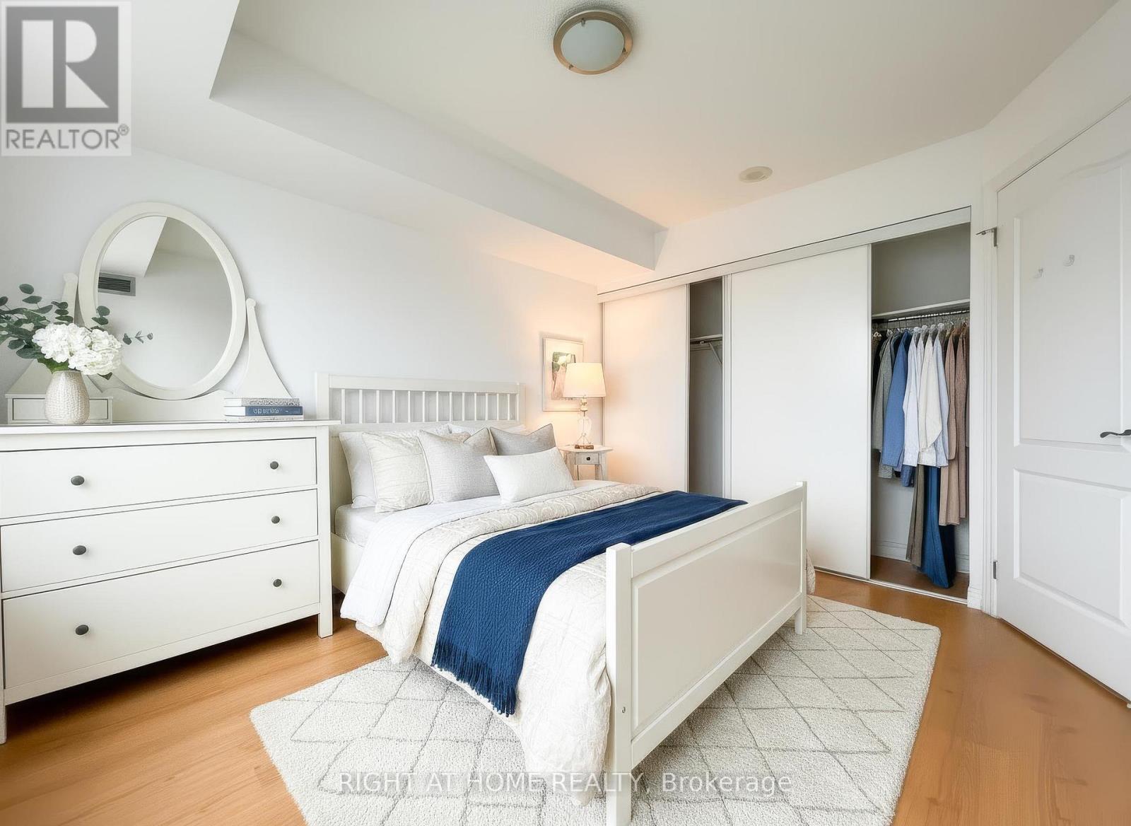 1115 - 15 North Park Road, Vaughan, Ontario  L4J 0A1 - Photo 5 - N12513780