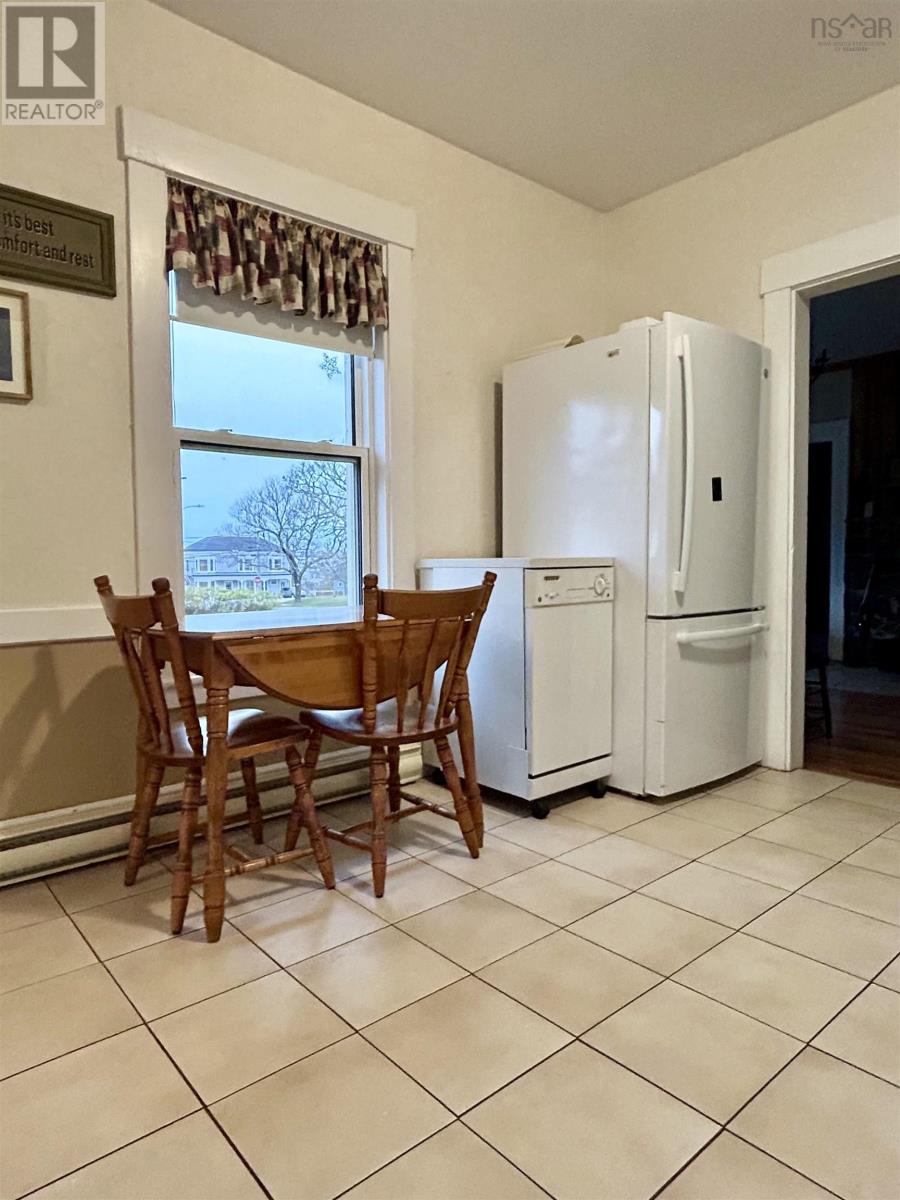 12 Hector Street, Port Maitland, Nova Scotia  B5A 5R8 - Photo 8 - 202527353