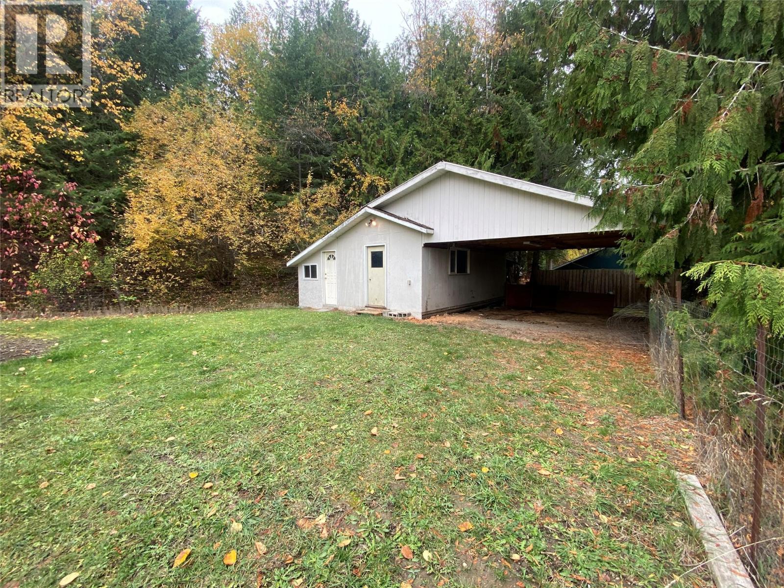 655 Caouette Road, Sorrento, British Columbia  V0E 2W1 - Photo 35 - 10367473