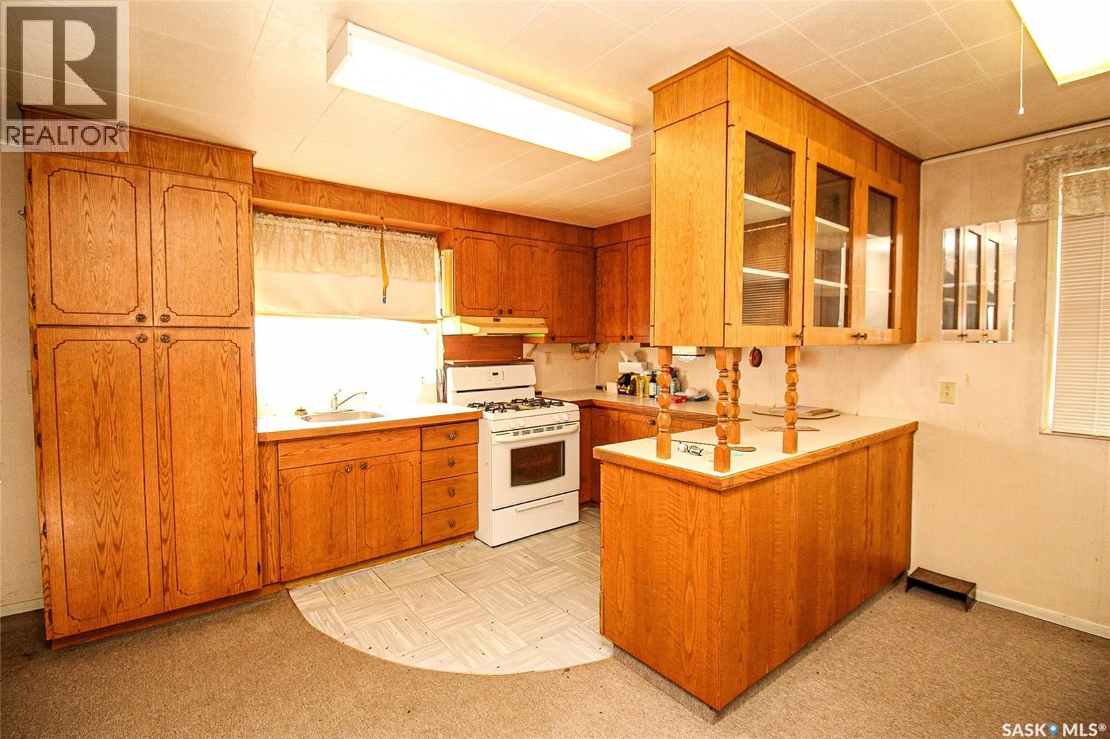 216 2nd Street E, Shaunavon, Saskatchewan  S0N 2M0 - Photo 9 - SK999805