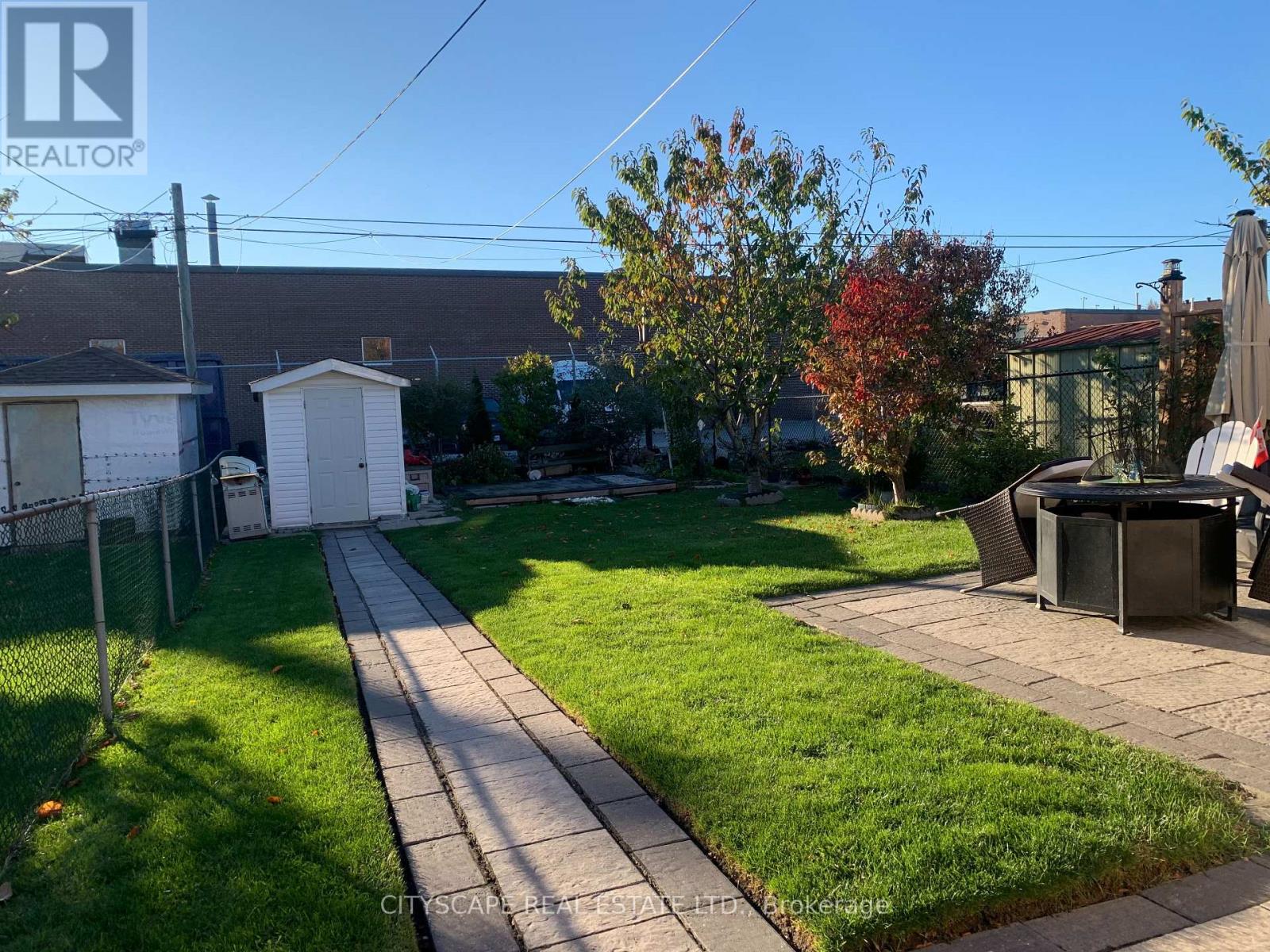 120 HULLMAR DRIVE, Toronto, Ontario