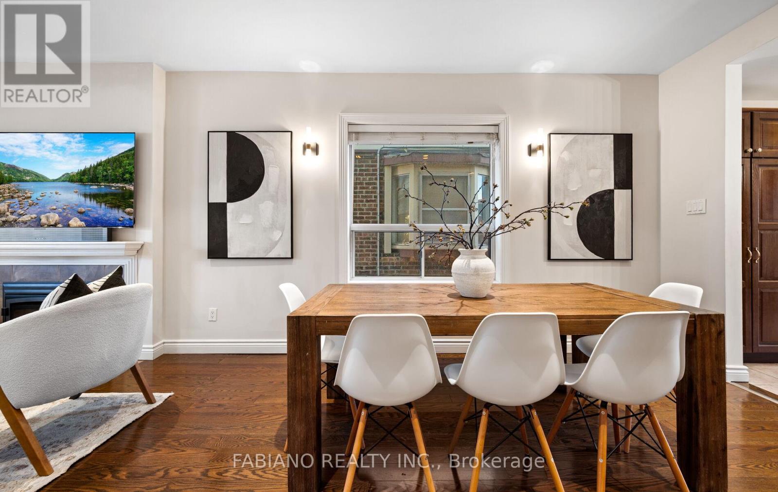 117 Morrison Avenue, Toronto, Ontario  M6E 1M3 - Photo 12 - W12513598