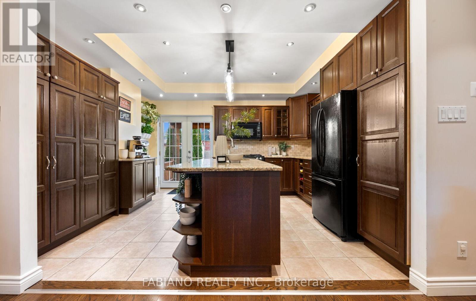 117 Morrison Avenue, Toronto, Ontario  M6E 1M3 - Photo 14 - W12513598