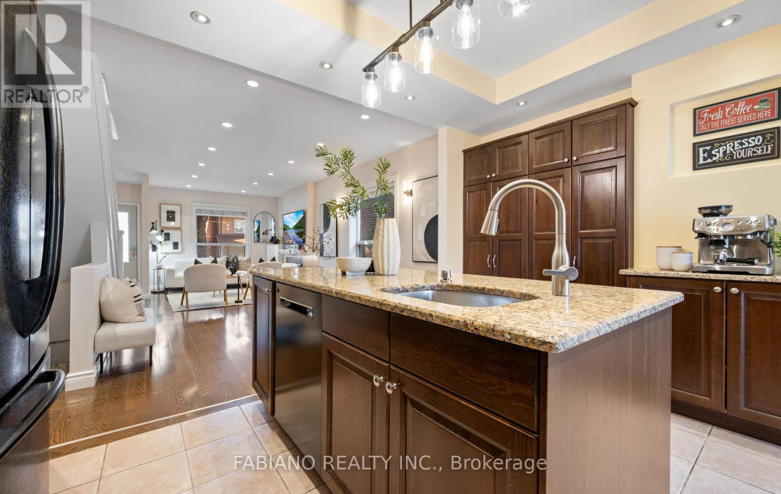 117 Morrison Avenue, Toronto, Ontario  M6E 1M3 - Photo 18 - W12513598