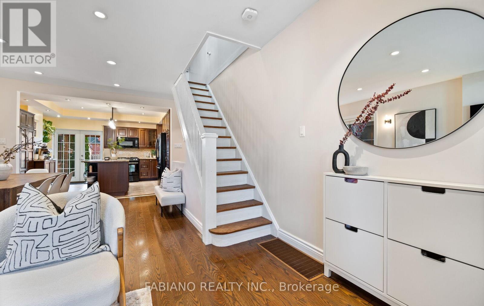 117 Morrison Avenue, Toronto, Ontario  M6E 1M3 - Photo 21 - W12513598