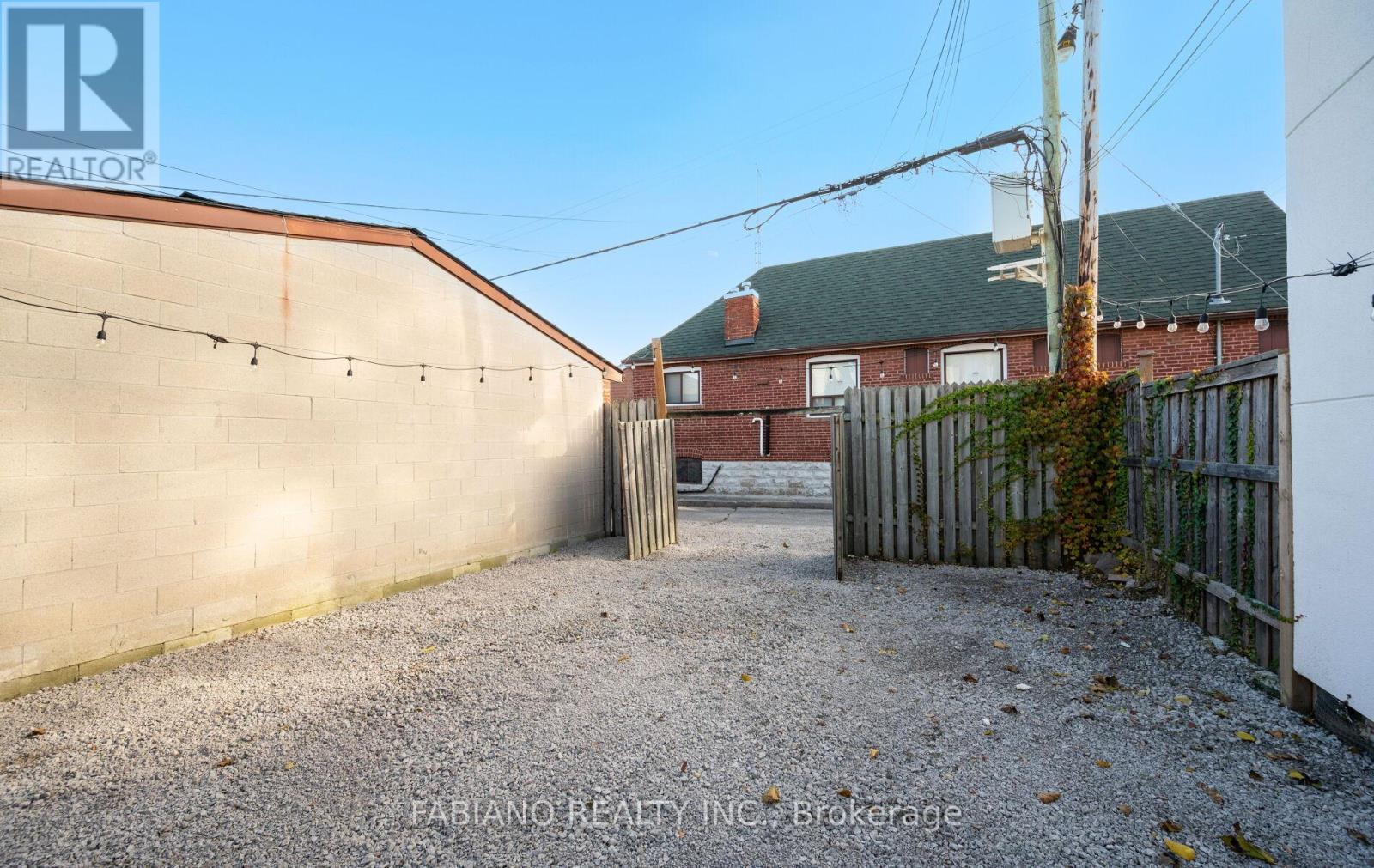 117 Morrison Avenue, Toronto, Ontario  M6E 1M3 - Photo 37 - W12513598