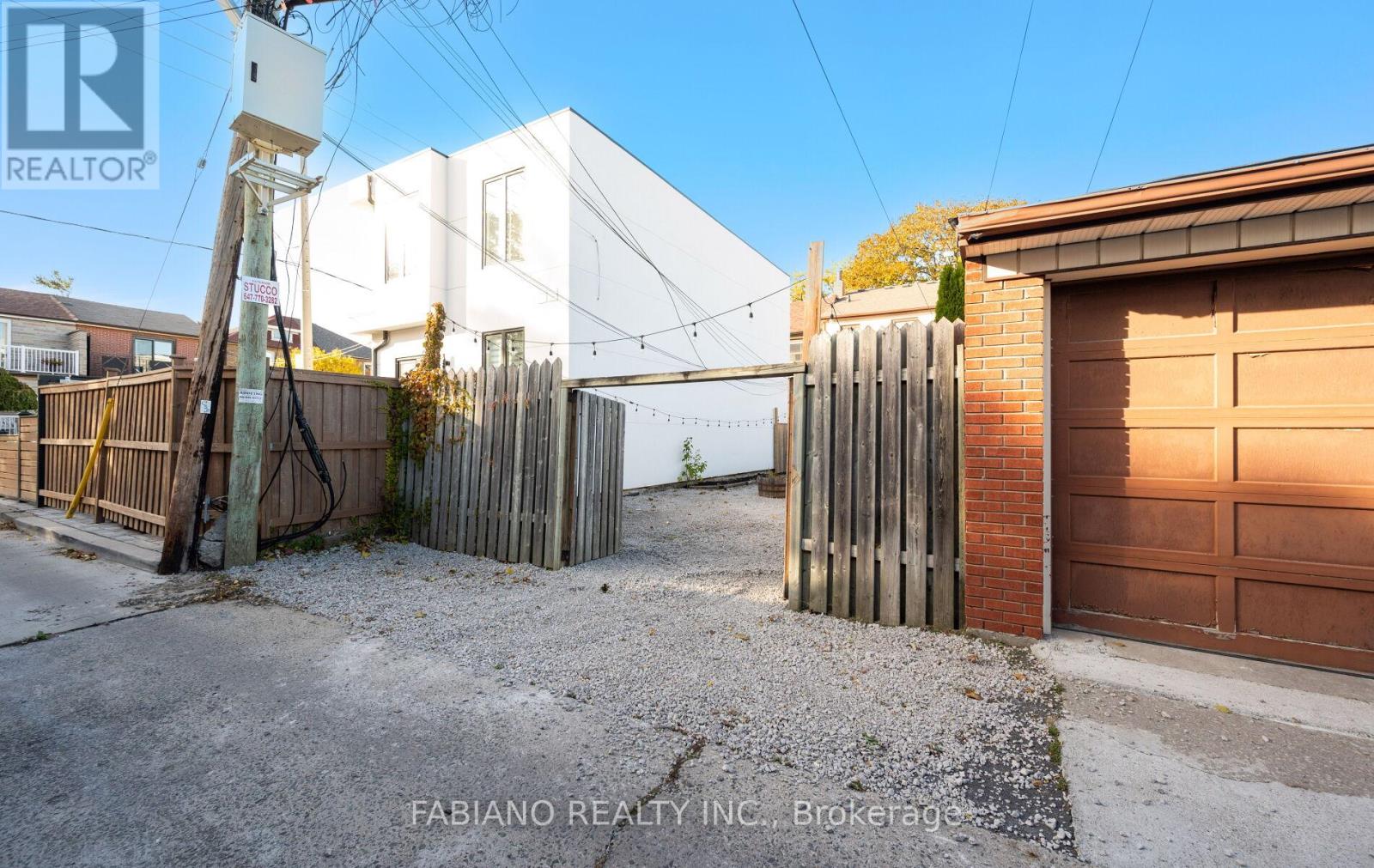 117 Morrison Avenue, Toronto, Ontario  M6E 1M3 - Photo 40 - W12513598