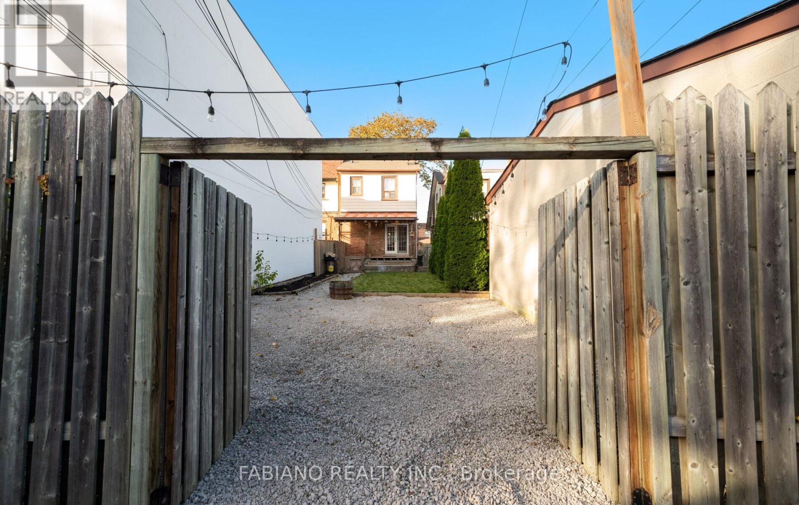 117 Morrison Avenue, Toronto, Ontario  M6E 1M3 - Photo 41 - W12513598