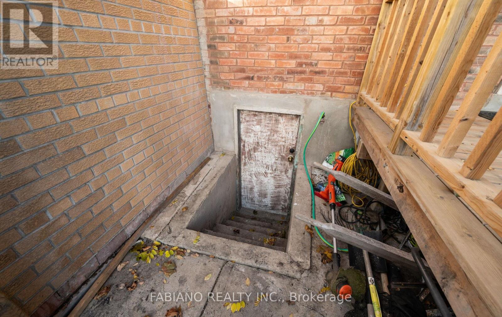 117 Morrison Avenue, Toronto, Ontario  M6E 1M3 - Photo 43 - W12513598