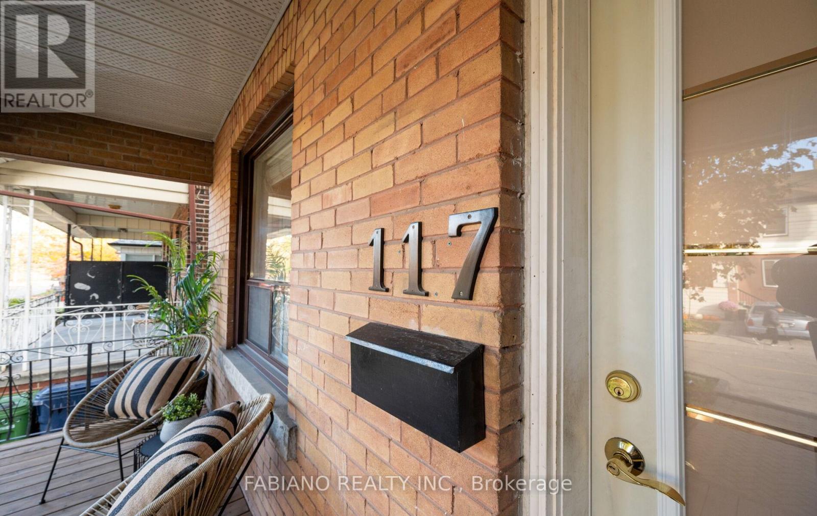 117 Morrison Avenue, Toronto, Ontario  M6E 1M3 - Photo 45 - W12513598