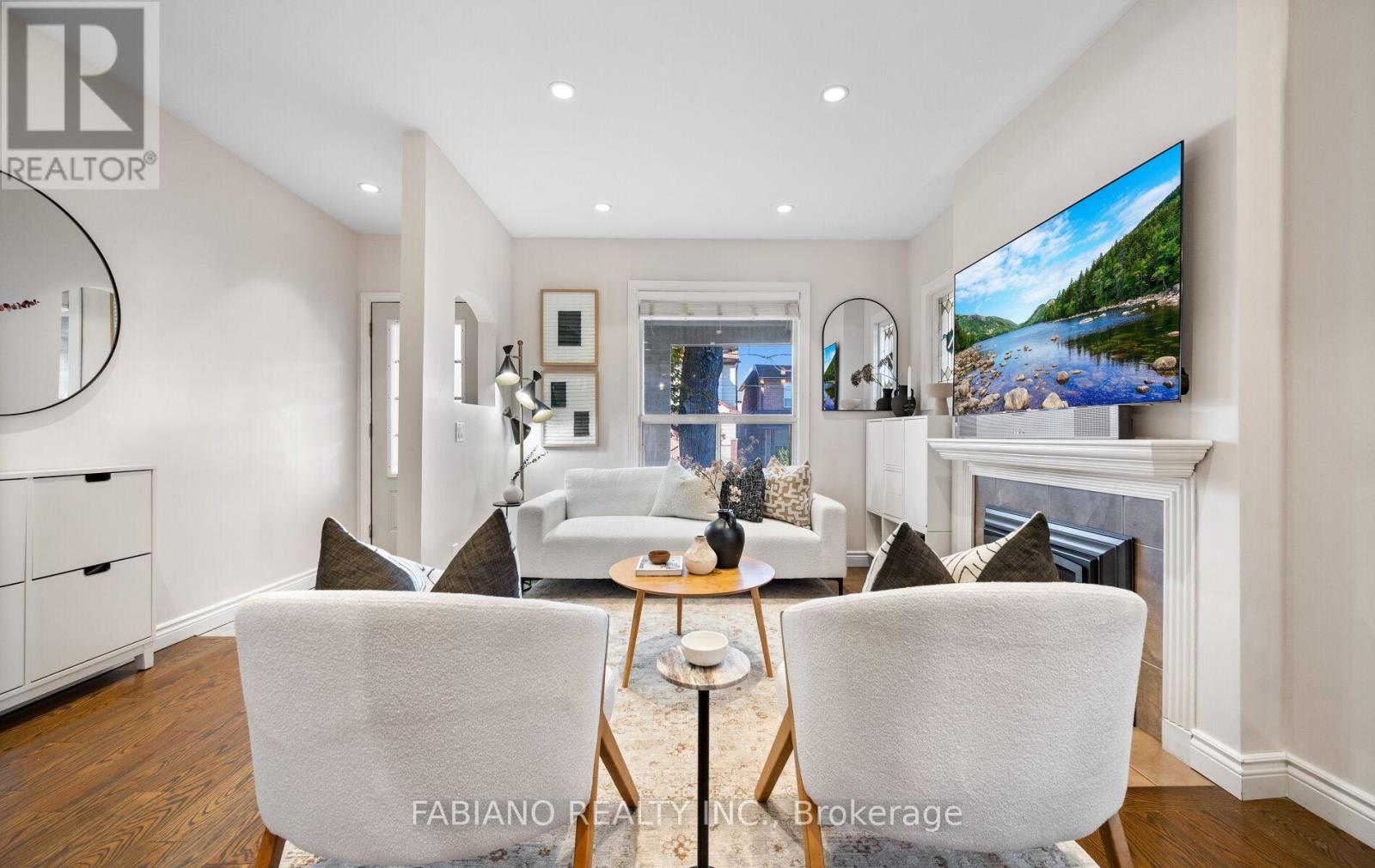 117 Morrison Avenue, Toronto, Ontario  M6E 1M3 - Photo 8 - W12513598