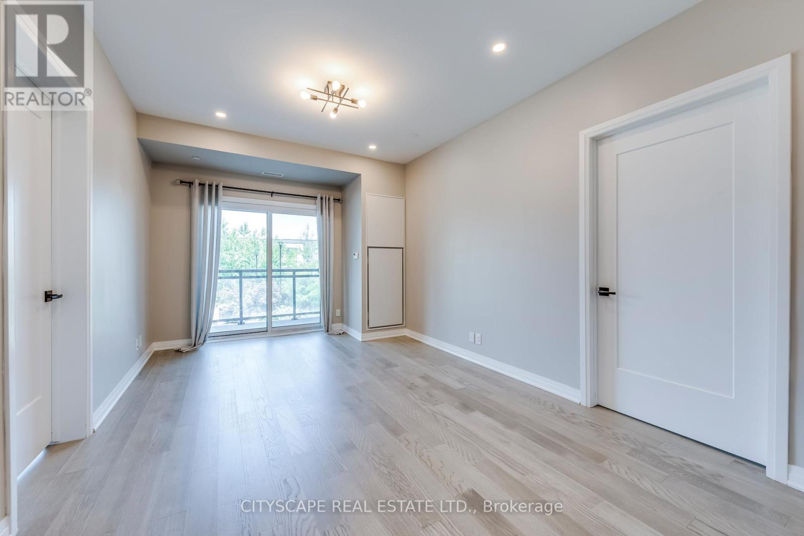 205 - 128 Grovewood Common, Oakville, Ontario  L6H 0X3 - Photo 16 - W12513644