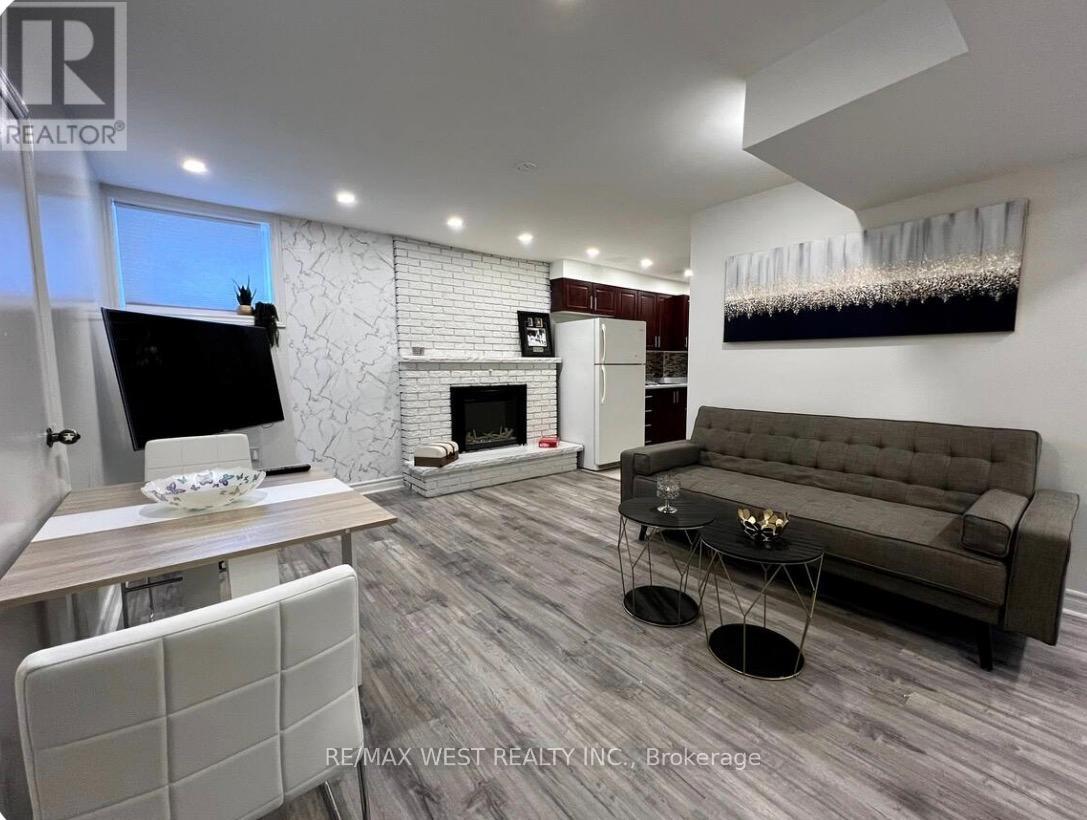 11a St Andrews Boulevard, Toronto, Ontario  M9R 1V9 - Photo 2 - W12513652