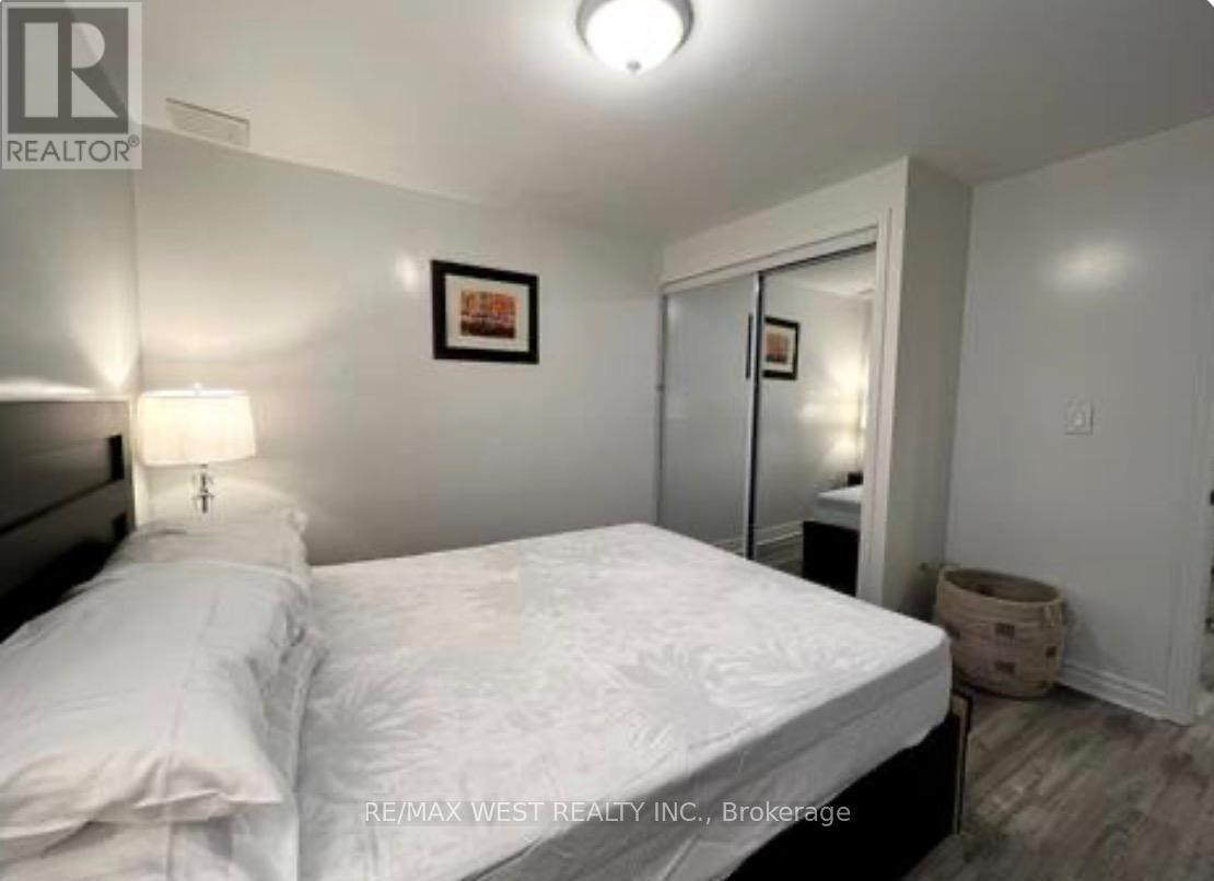 11a St Andrews Boulevard, Toronto, Ontario  M9R 1V9 - Photo 7 - W12513652