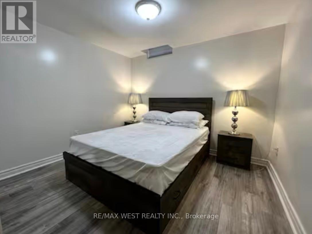 11a St Andrews Boulevard, Toronto, Ontario  M9R 1V9 - Photo 8 - W12513652