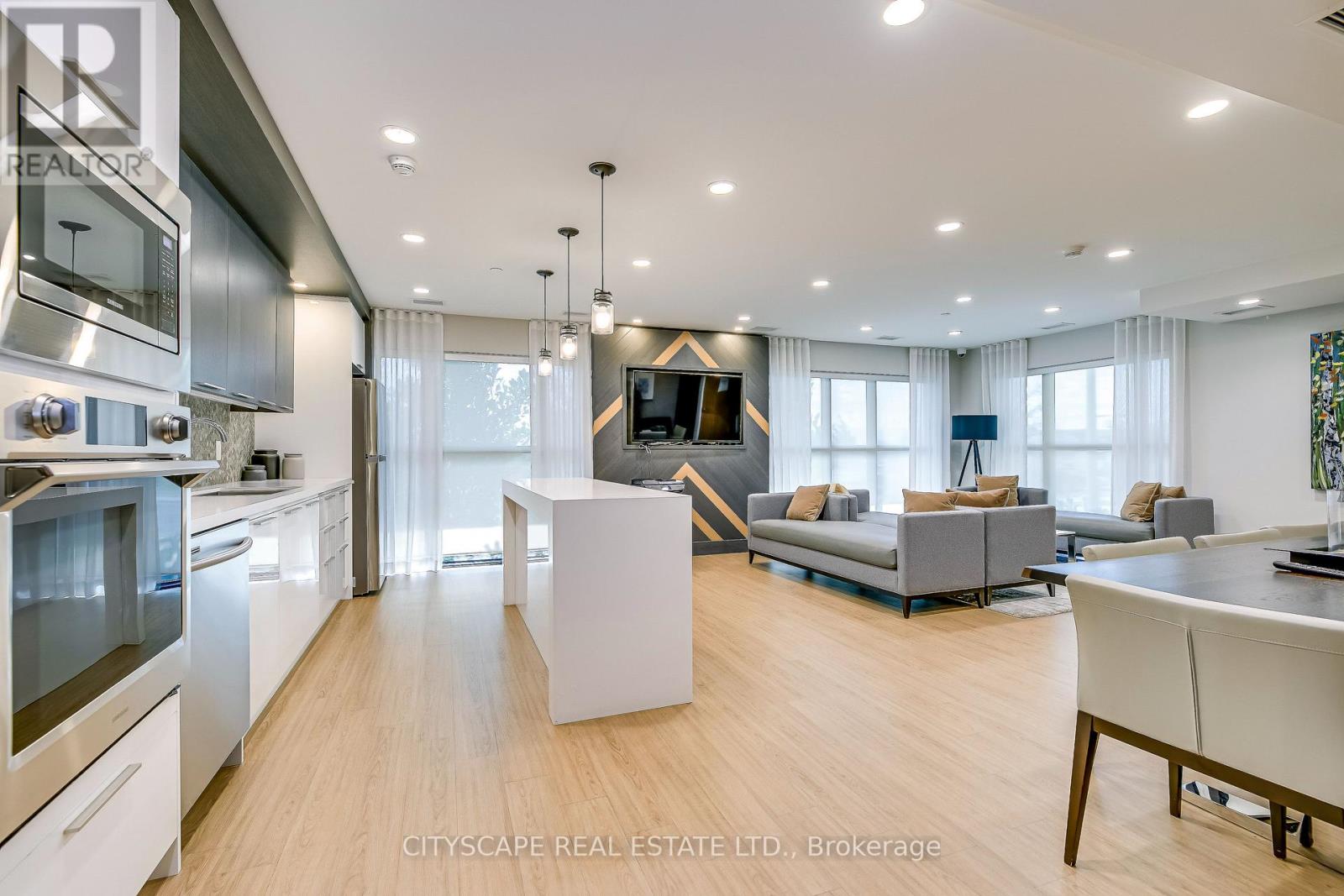 205 - 128 Grovewood Common, Oakville, Ontario  L6H 0X3 - Photo 18 - W12513654