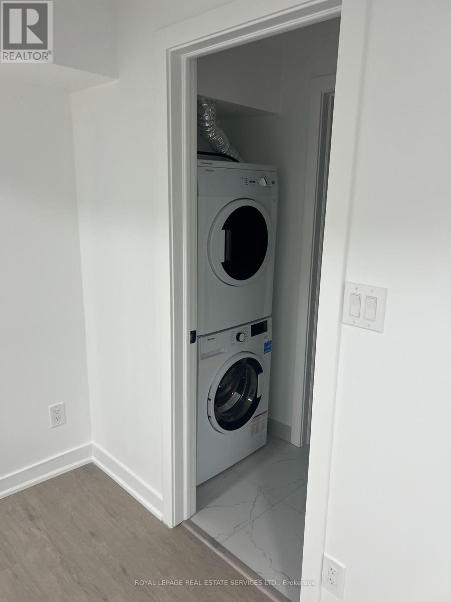 Lower - 1108 Kos Boulevard, Mississauga, Ontario  L5J 4C4 - Photo 12 - W12513670