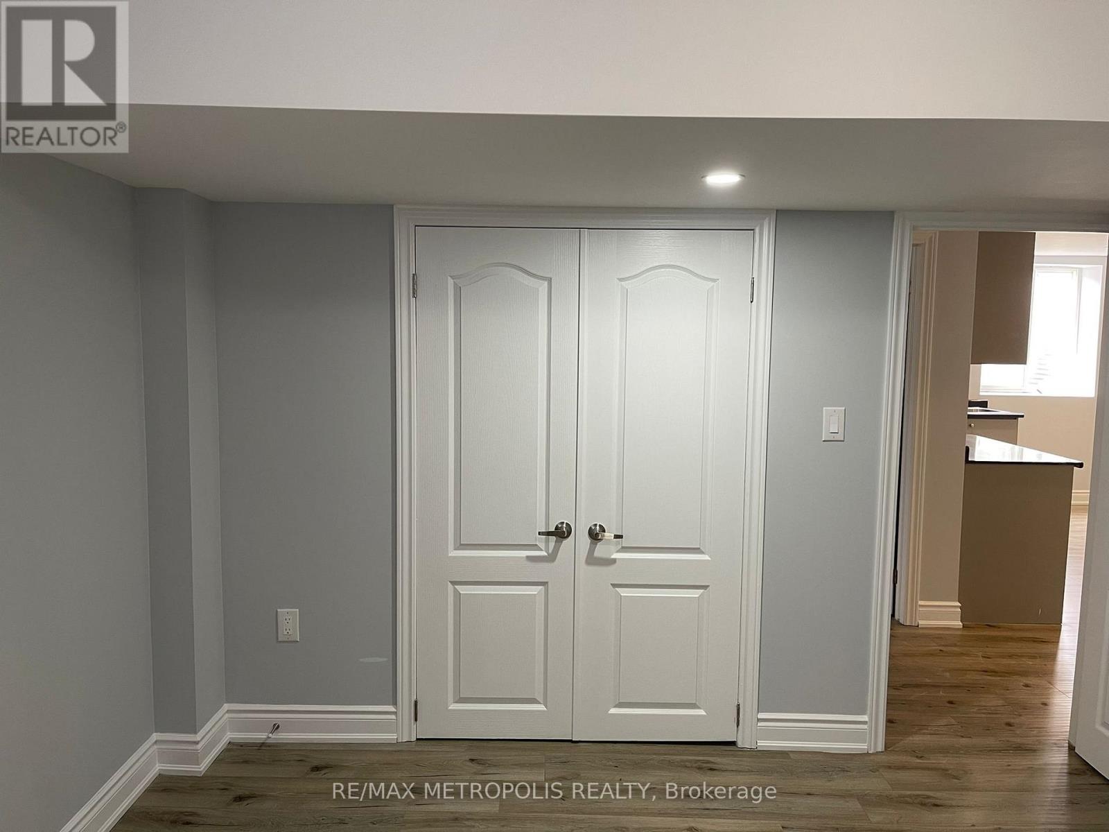 Bsmt - 2 Summitgreen Crescent, Brampton, Ontario  L6R 0T3 - Photo 13 - W12513676