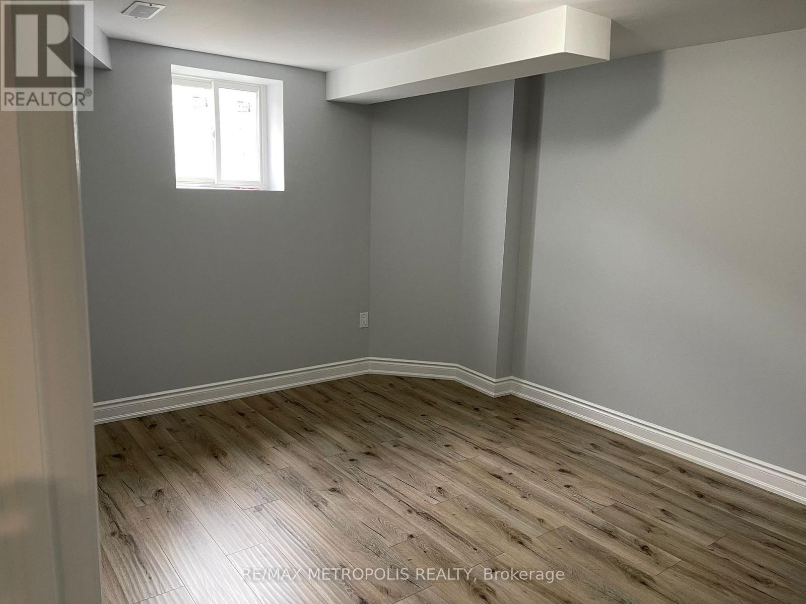 Bsmt - 2 Summitgreen Crescent, Brampton, Ontario  L6R 0T3 - Photo 3 - W12513676