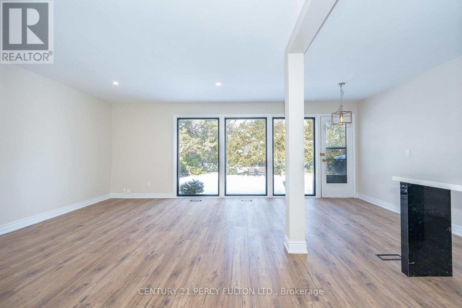 10 Sealcove Drive, Toronto, Ontario  M9C 2C5 - Photo 10 - W12513696