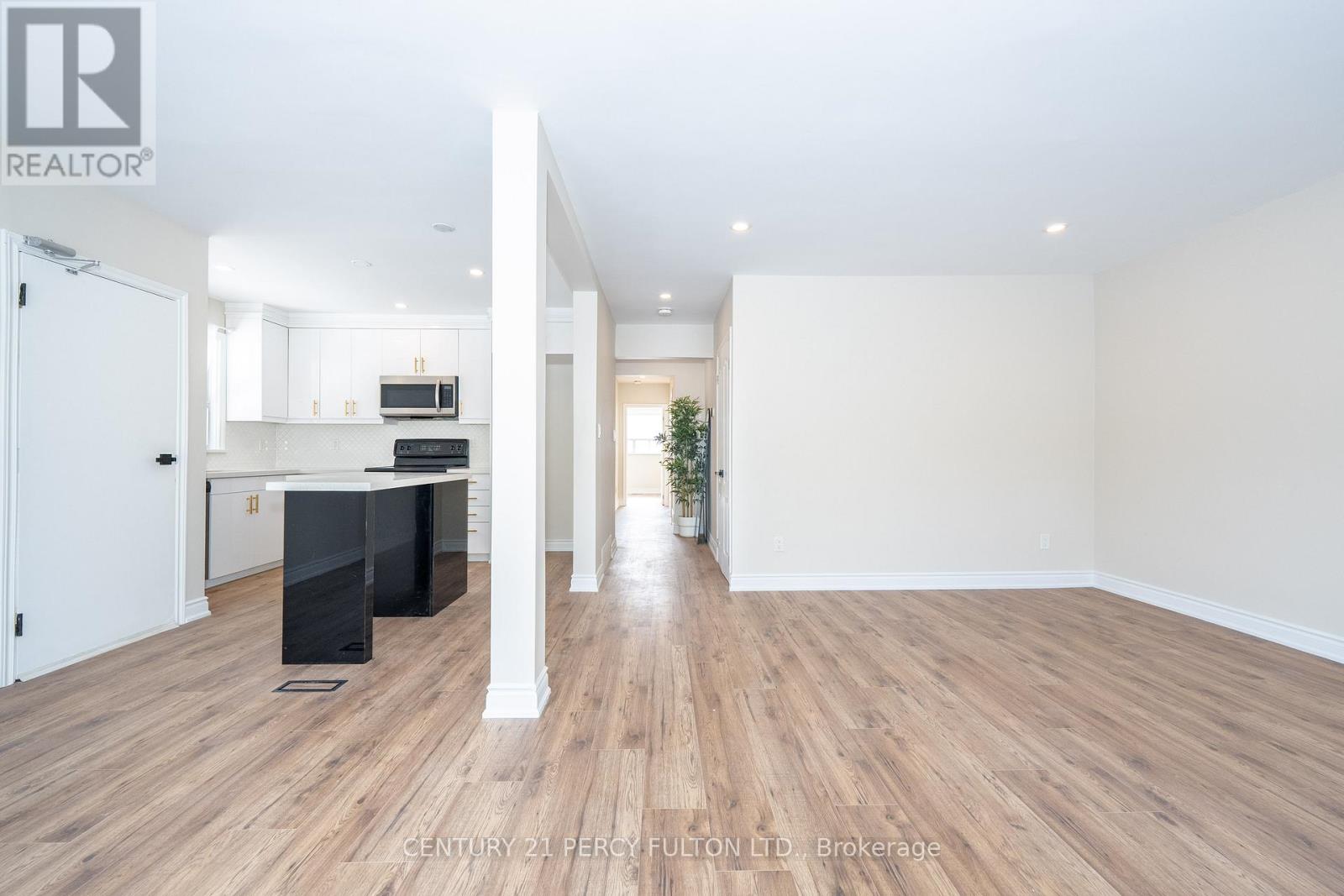 10 Sealcove Drive, Toronto, Ontario  M9C 2C5 - Photo 16 - W12513696