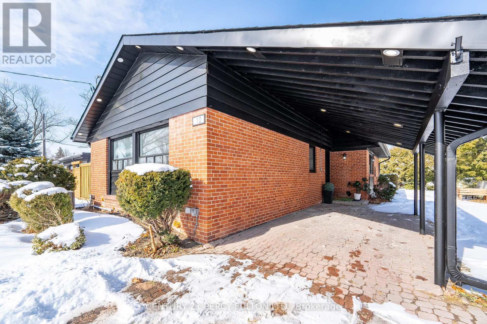 10 Sealcove Drive, Toronto, Ontario  M9C 2C5 - Photo 2 - W12513696