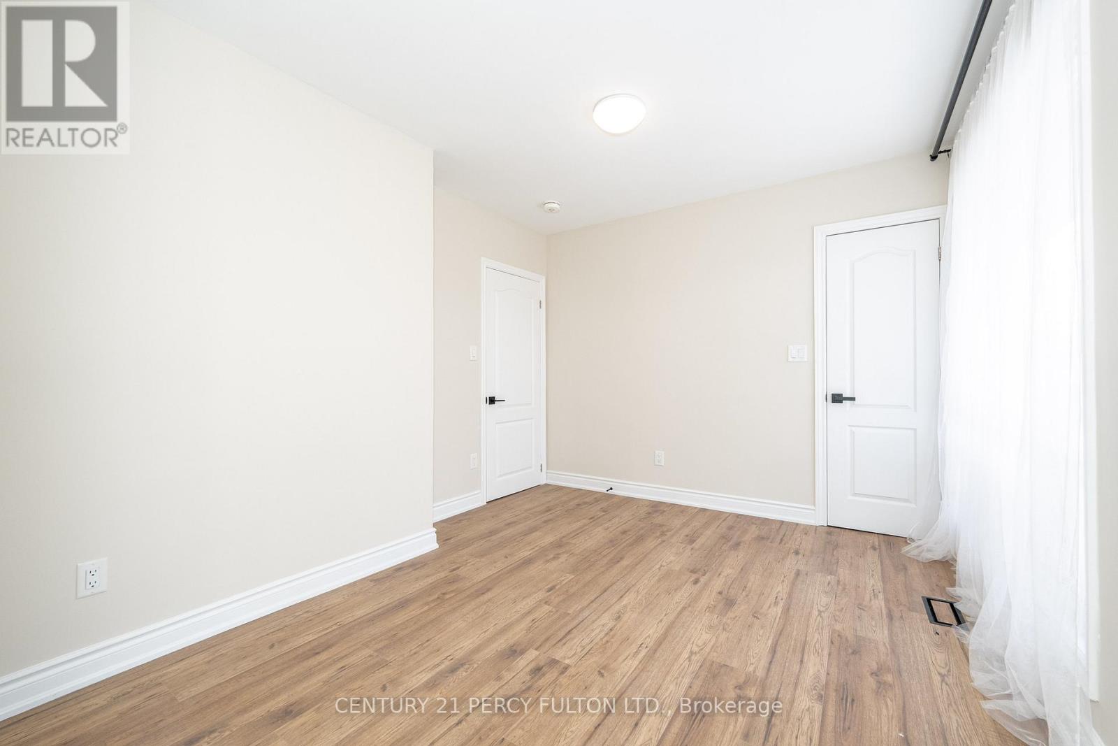 10 Sealcove Drive, Toronto, Ontario  M9C 2C5 - Photo 7 - W12513696