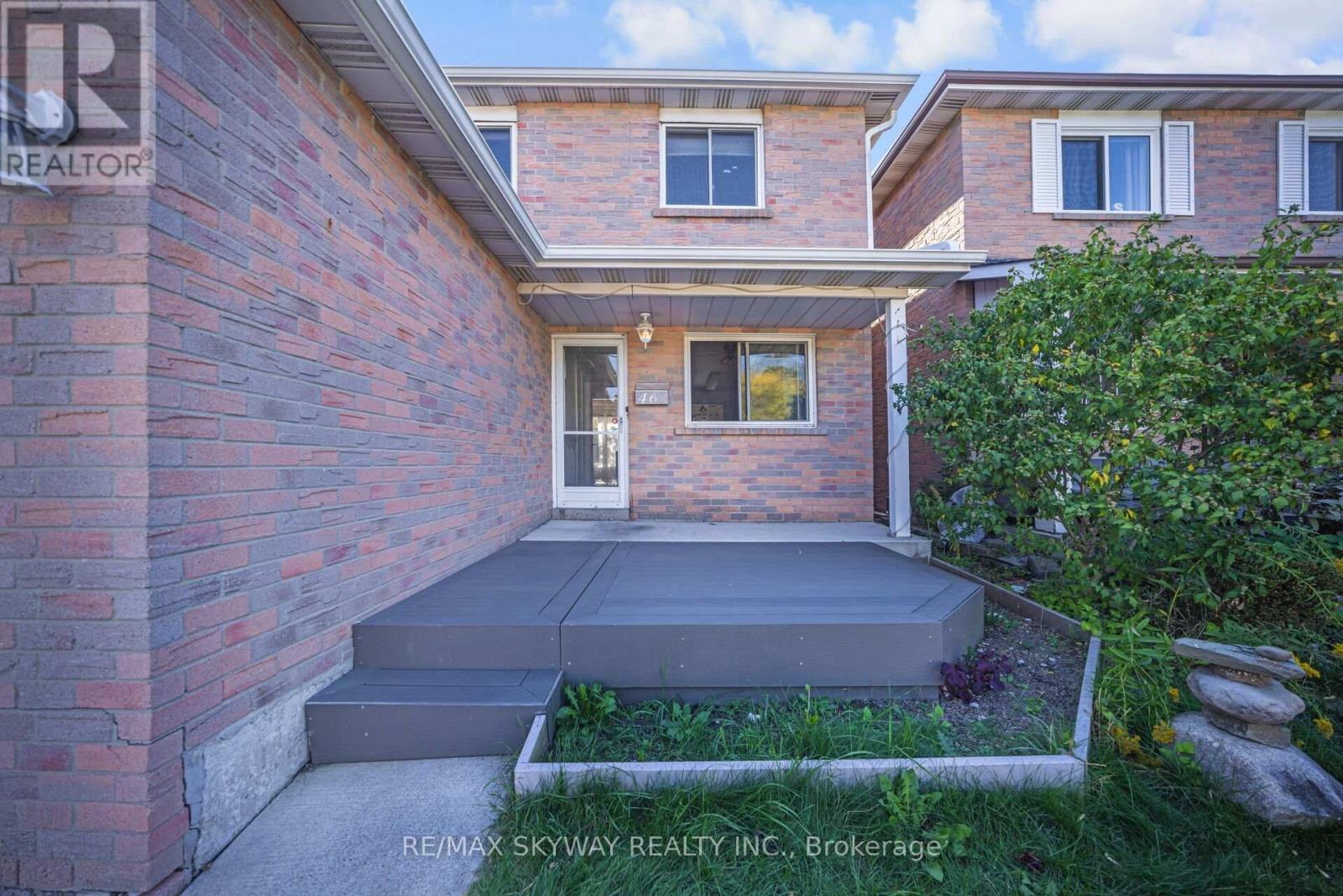 46 Royal Palm Drive, Brampton, Ontario  L6Z 1P6 - Photo 4 - W12513700