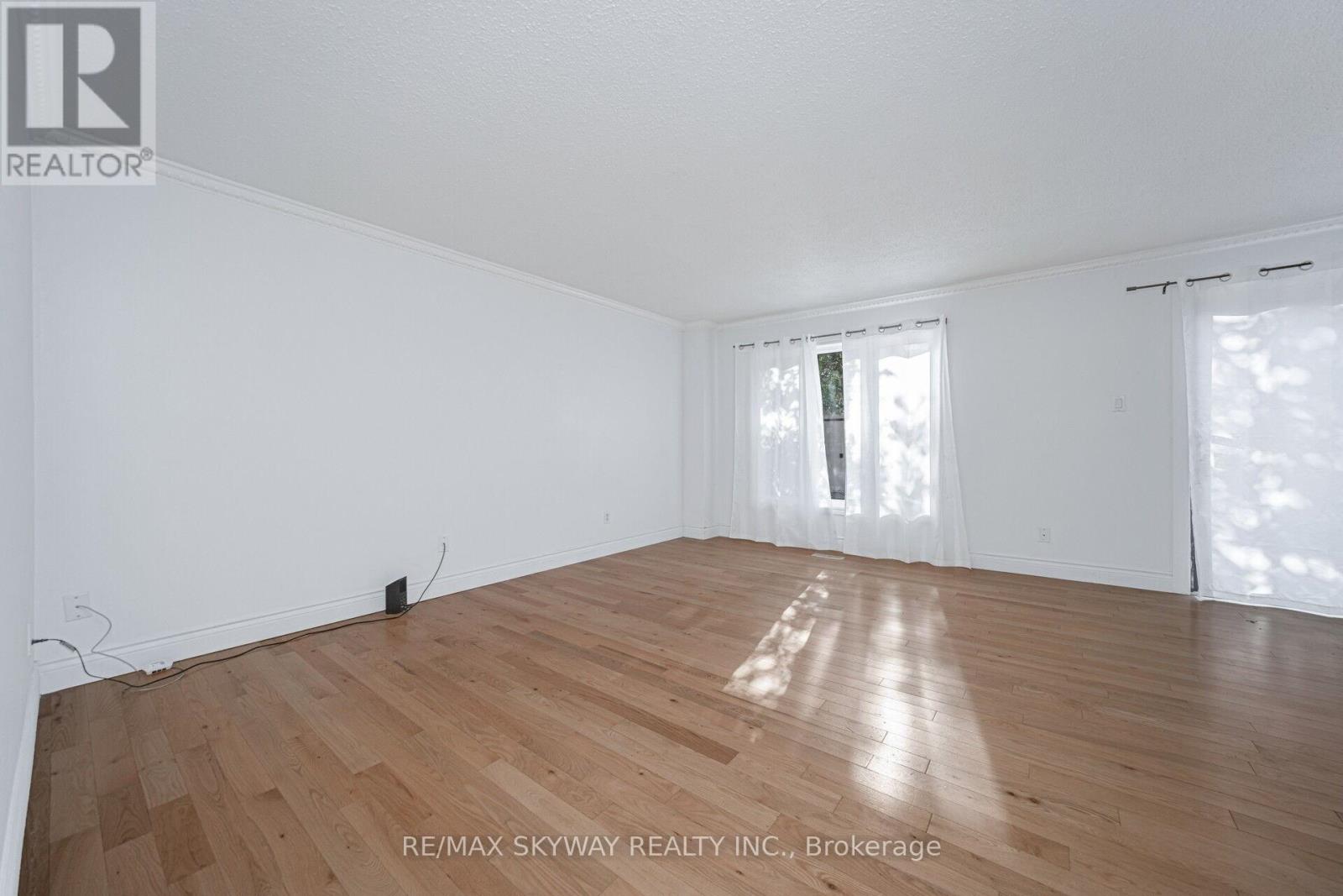 46 Royal Palm Drive, Brampton, Ontario  L6Z 1P6 - Photo 7 - W12513700