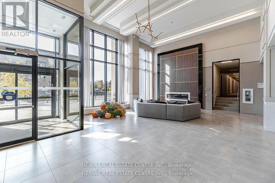 321 - 4055 Parkside Village Drive, Mississauga, Ontario  L5B 0K8 - Photo 4 - W12513728