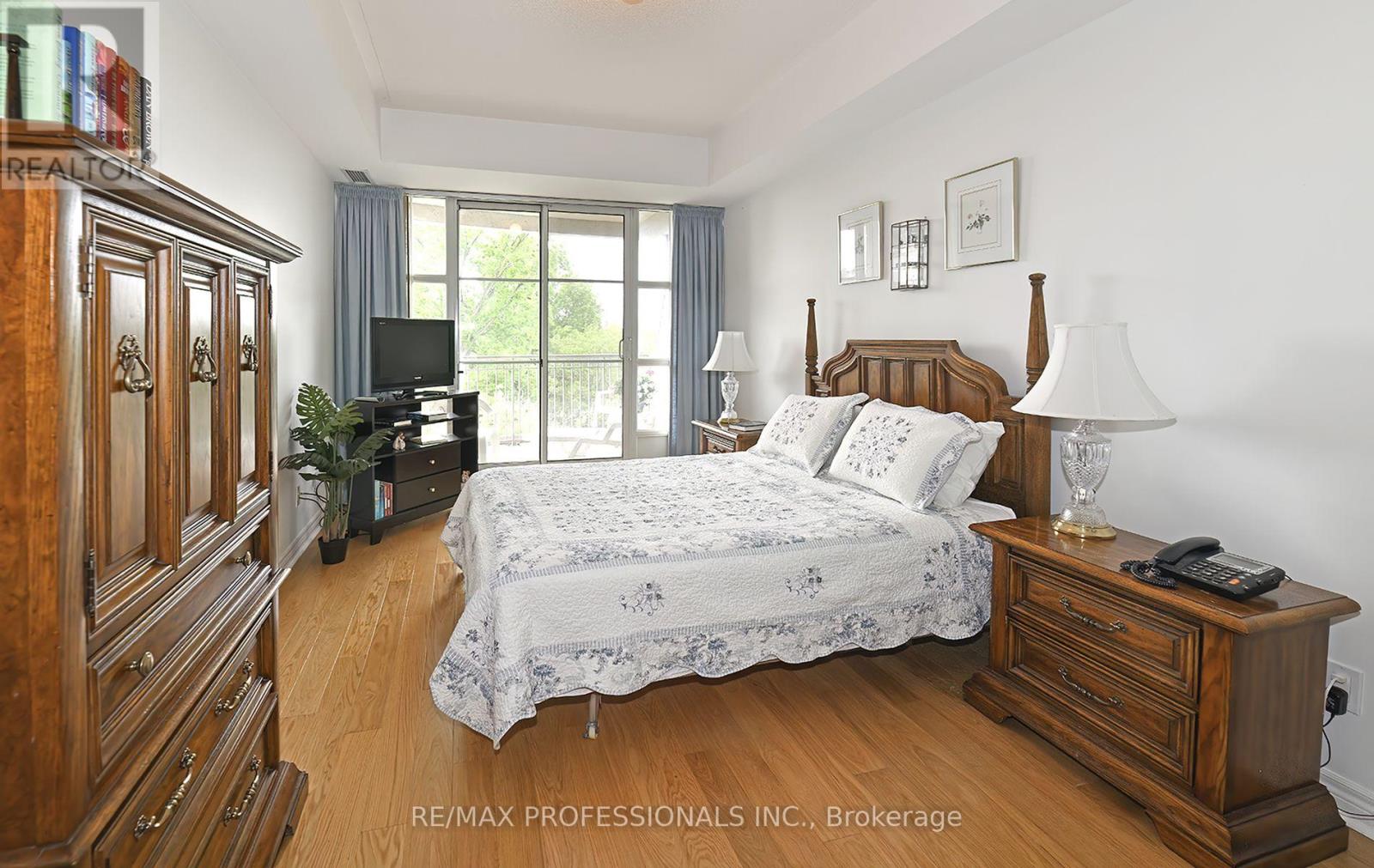 504 - 3085 Bloor Street W, Toronto, Ontario  M8X 1C9 - Photo 15 - W12513784