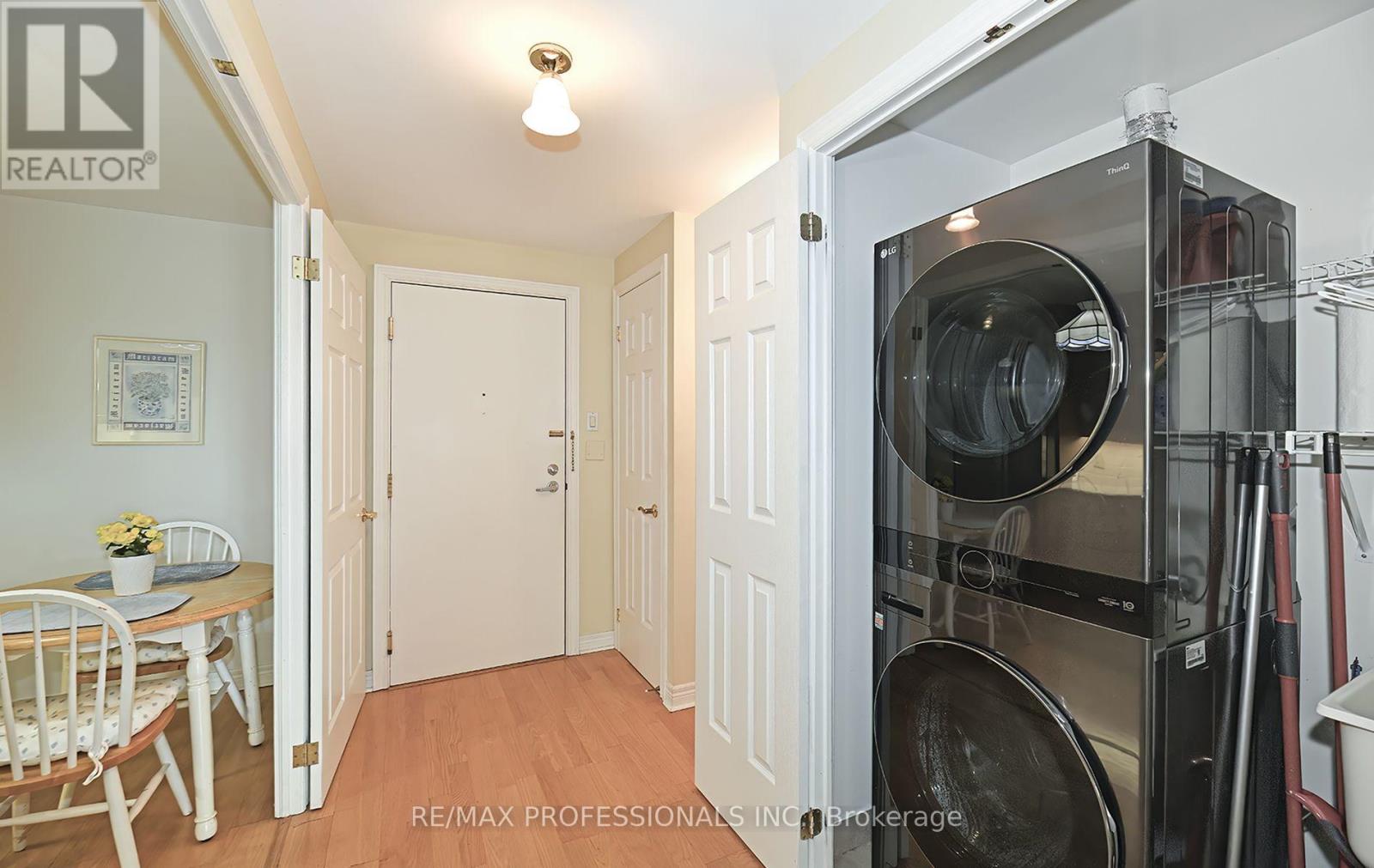 504 - 3085 Bloor Street W, Toronto, Ontario  M8X 1C9 - Photo 21 - W12513784