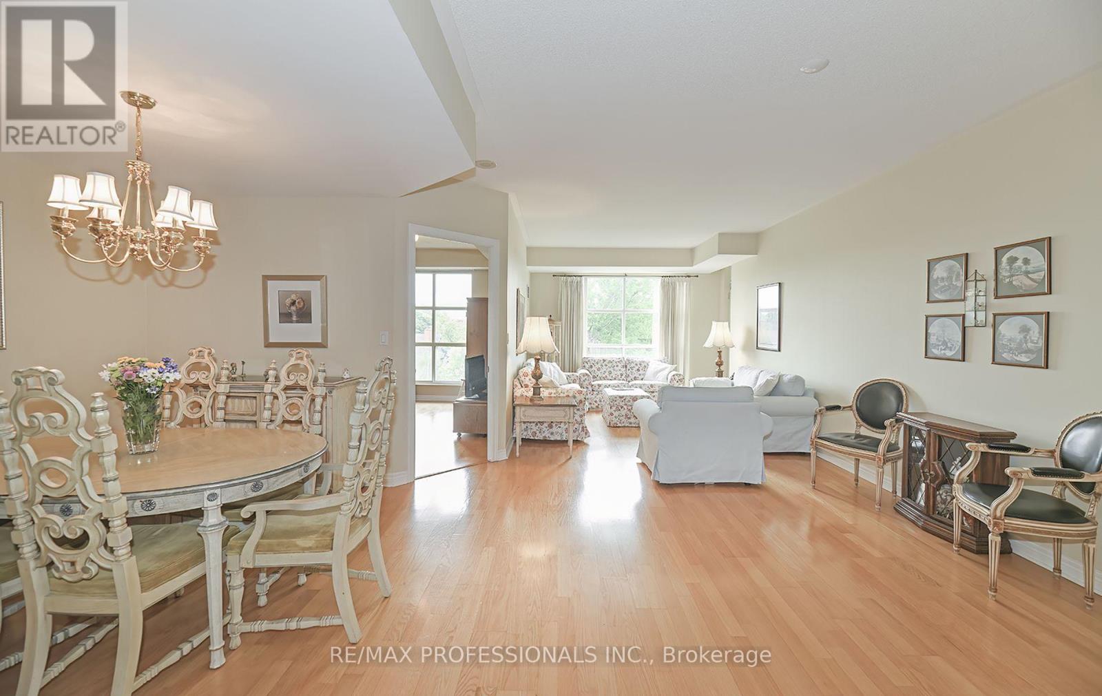 504 - 3085 Bloor Street W, Toronto, Ontario  M8X 1C9 - Photo 8 - W12513784