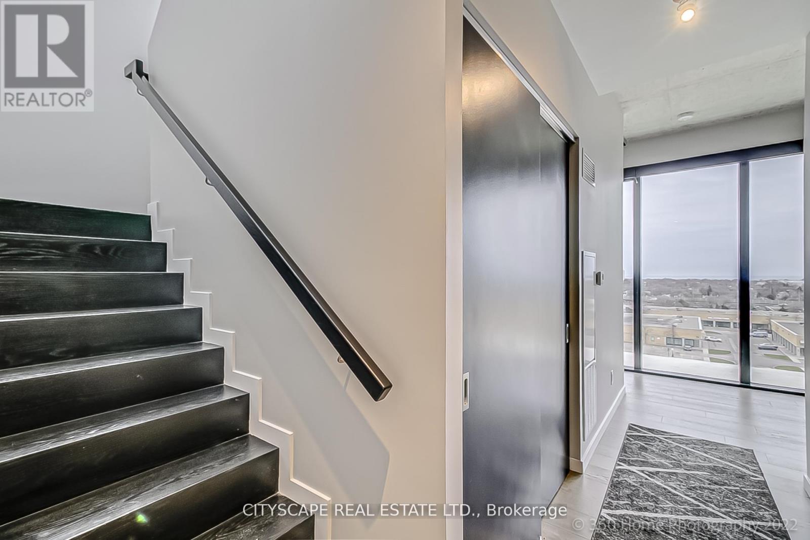 Ph 810 - 7 Smith Crescent, Toronto, Ontario  M8Z 1N5 - Photo 3 - W12513786