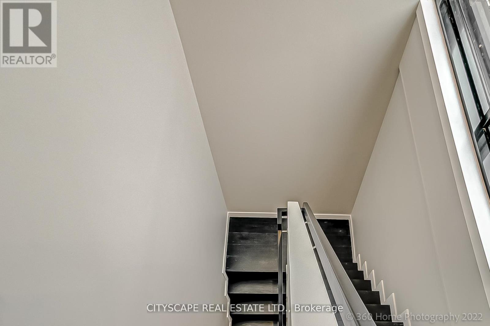 Ph 810 - 7 Smith Crescent, Toronto, Ontario  M8Z 1N5 - Photo 9 - W12513786