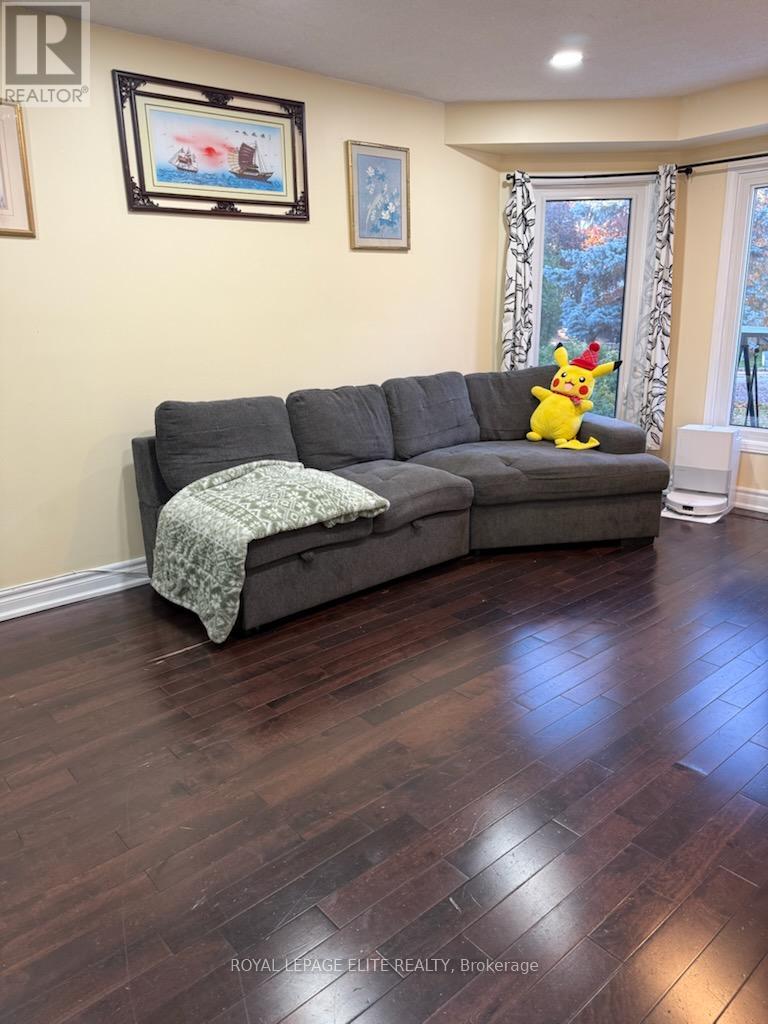 12 Egret Court, Brampton, Ontario  L6Z 3A1 - Photo 11 - W12513790