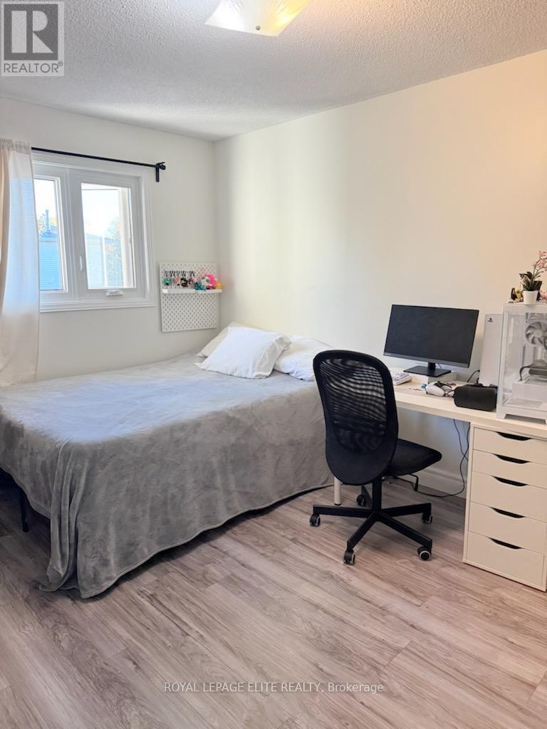 12 Egret Court, Brampton, Ontario  L6Z 3A1 - Photo 6 - W12513790