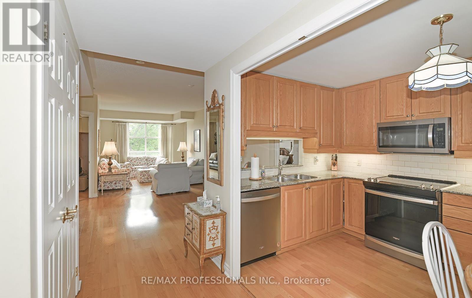 504 - 3085 Bloor Street W, Toronto, Ontario  M8X 1Z4 - Photo 13 - W12513800