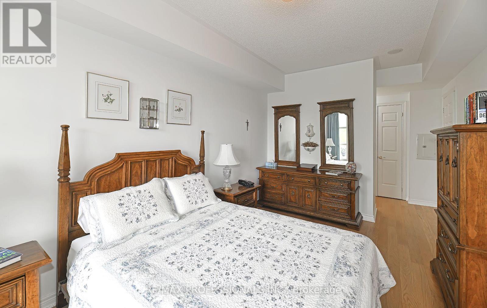 504 - 3085 Bloor Street W, Toronto, Ontario  M8X 1Z4 - Photo 16 - W12513800