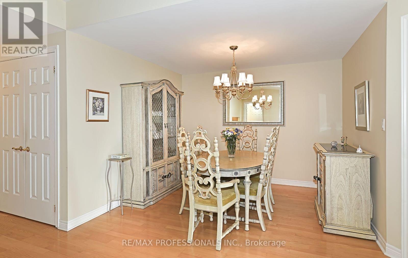 504 - 3085 Bloor Street W, Toronto, Ontario  M8X 1Z4 - Photo 7 - W12513800