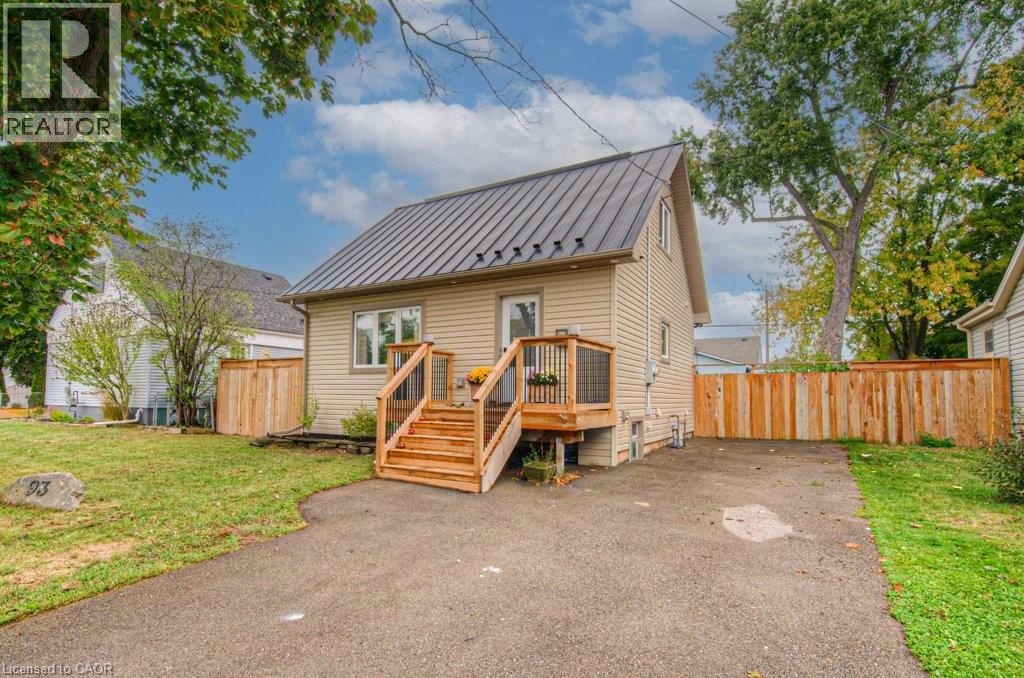 93 Alexander Drive, Brantford, Ontario  N3T 5C6 - Photo 1 - 40783899