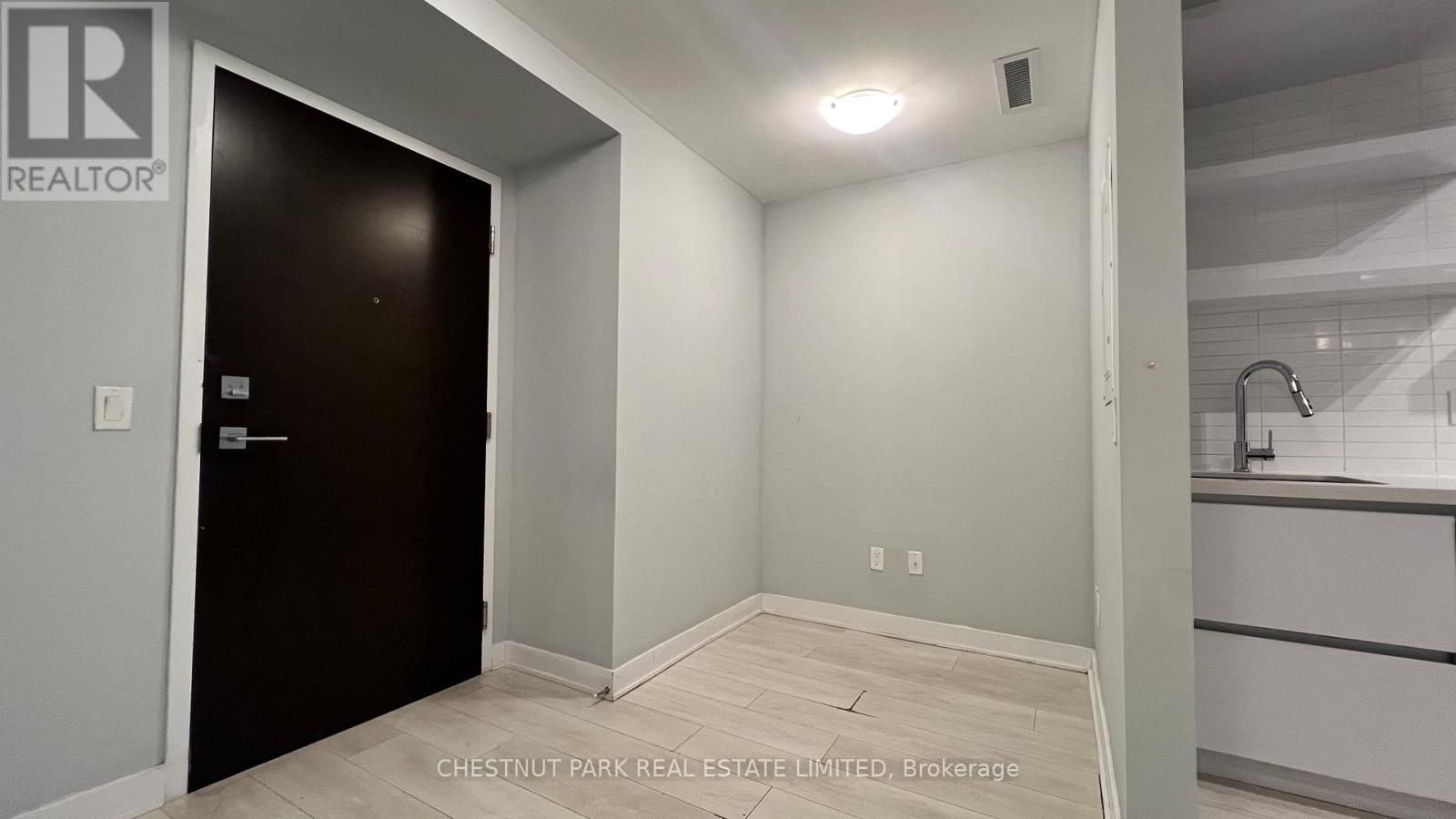 1410 - 2221 Yonge Street, Toronto, Ontario M4S 2B4 - Photo 3 - C12513222