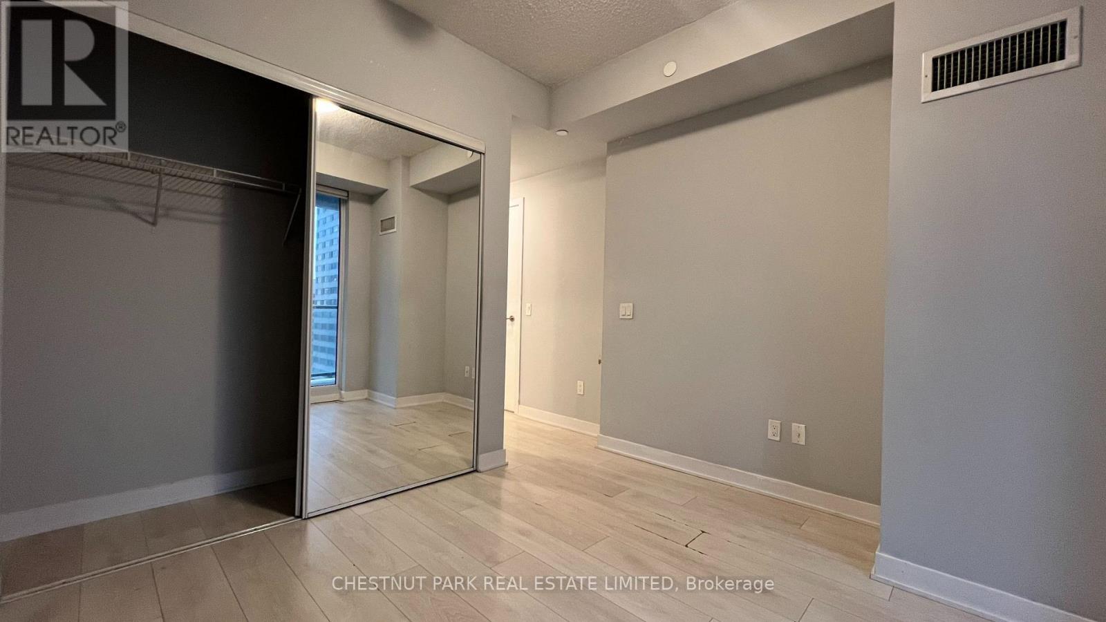 1410 - 2221 Yonge Street, Toronto, Ontario M4S 2B4 - Photo 7 - C12513222