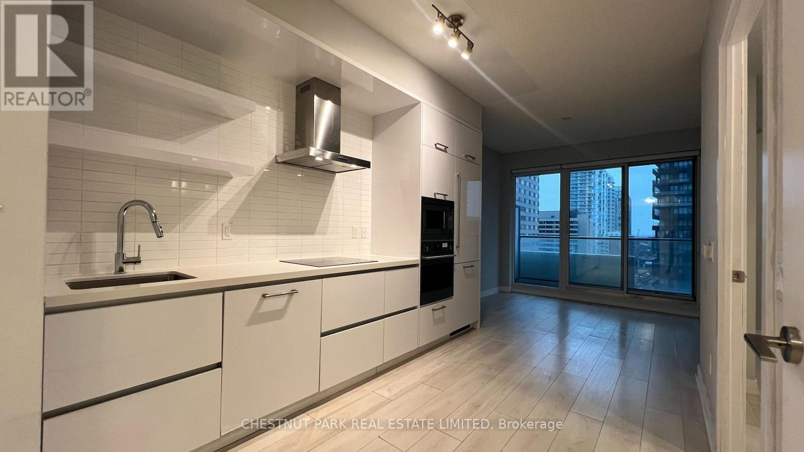 1410 - 2221 YONGE STREET, Toronto, Ontario