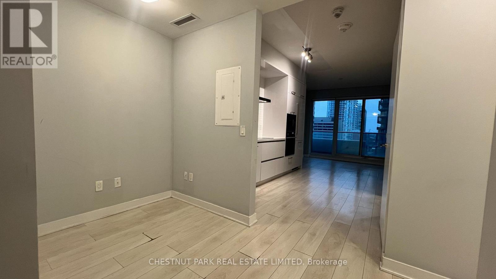 1410 - 2221 Yonge Street, Toronto, Ontario M4S 2B4 - Photo 4 - C12513222