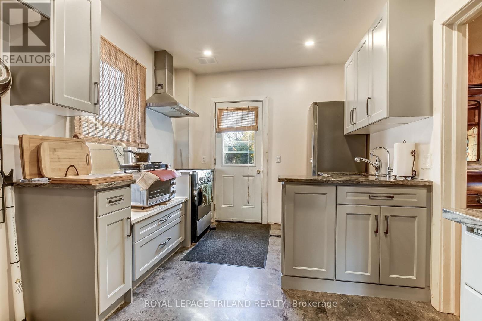 51 Maple Street, St. Thomas, Ontario  N5R 1Y8 - Photo 7 - X12513938