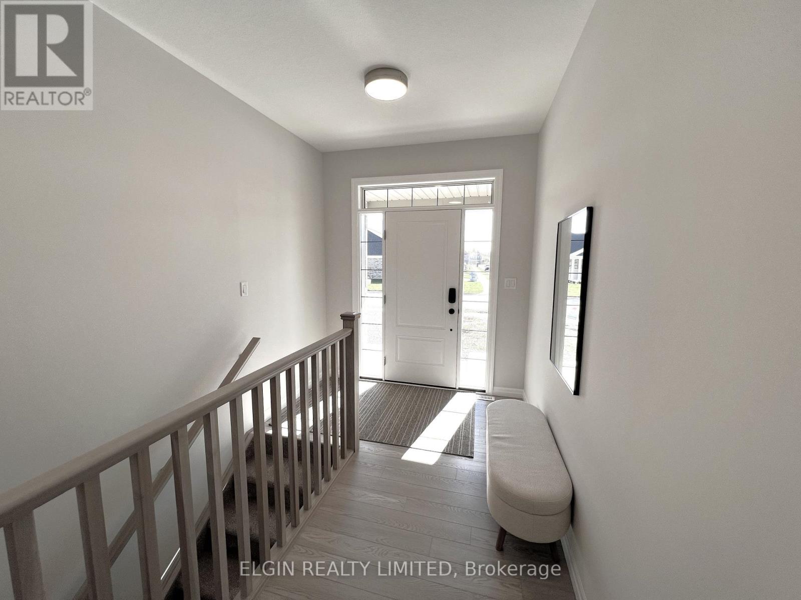 57 Willow Drive, Aylmer, Ontario  N5H 0B9 - Photo 2 - X12513972