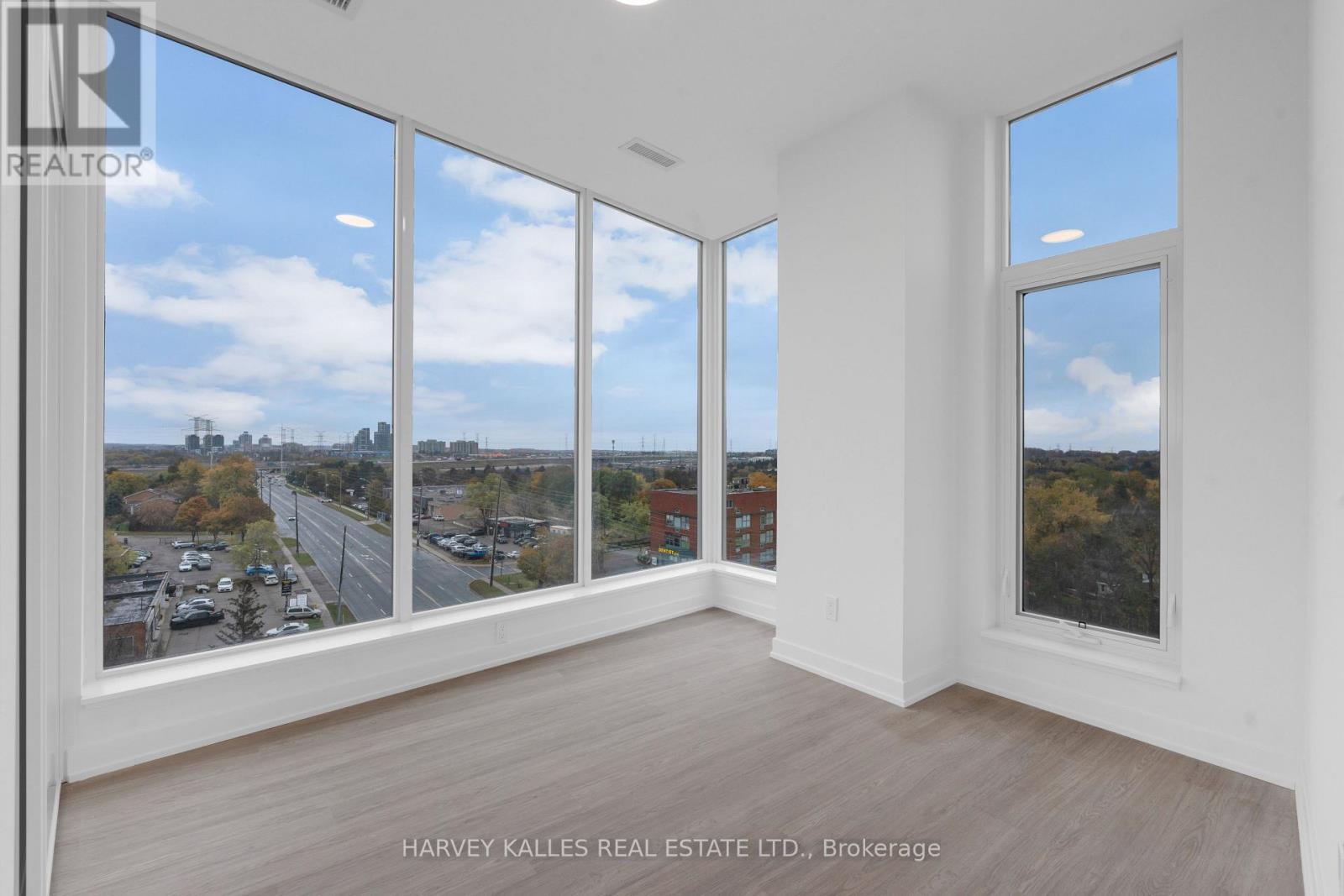 911 - 8188 Yonge Street, Vaughan, Ontario  L4J 1W5 - Photo 15 - N12510356