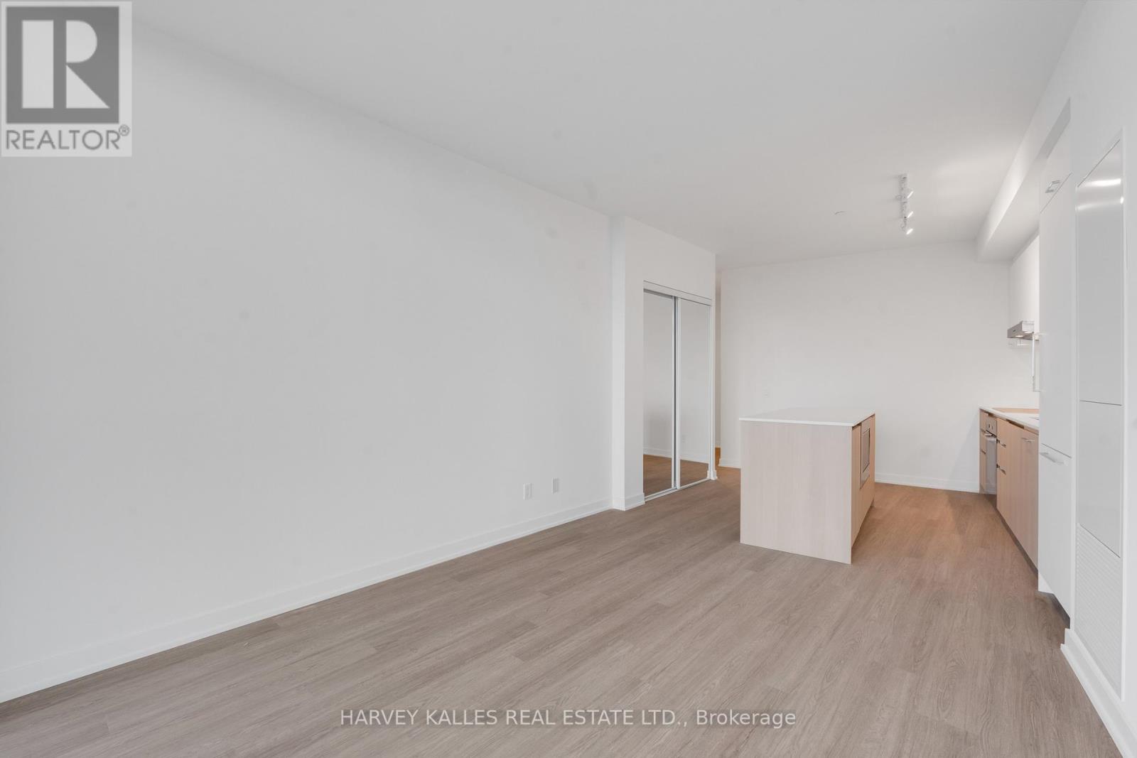 911 - 8188 Yonge Street, Vaughan, Ontario  L4J 1W5 - Photo 6 - N12510356